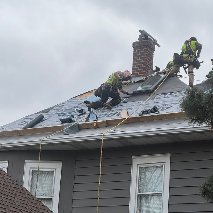 Residential roofing project in South King County